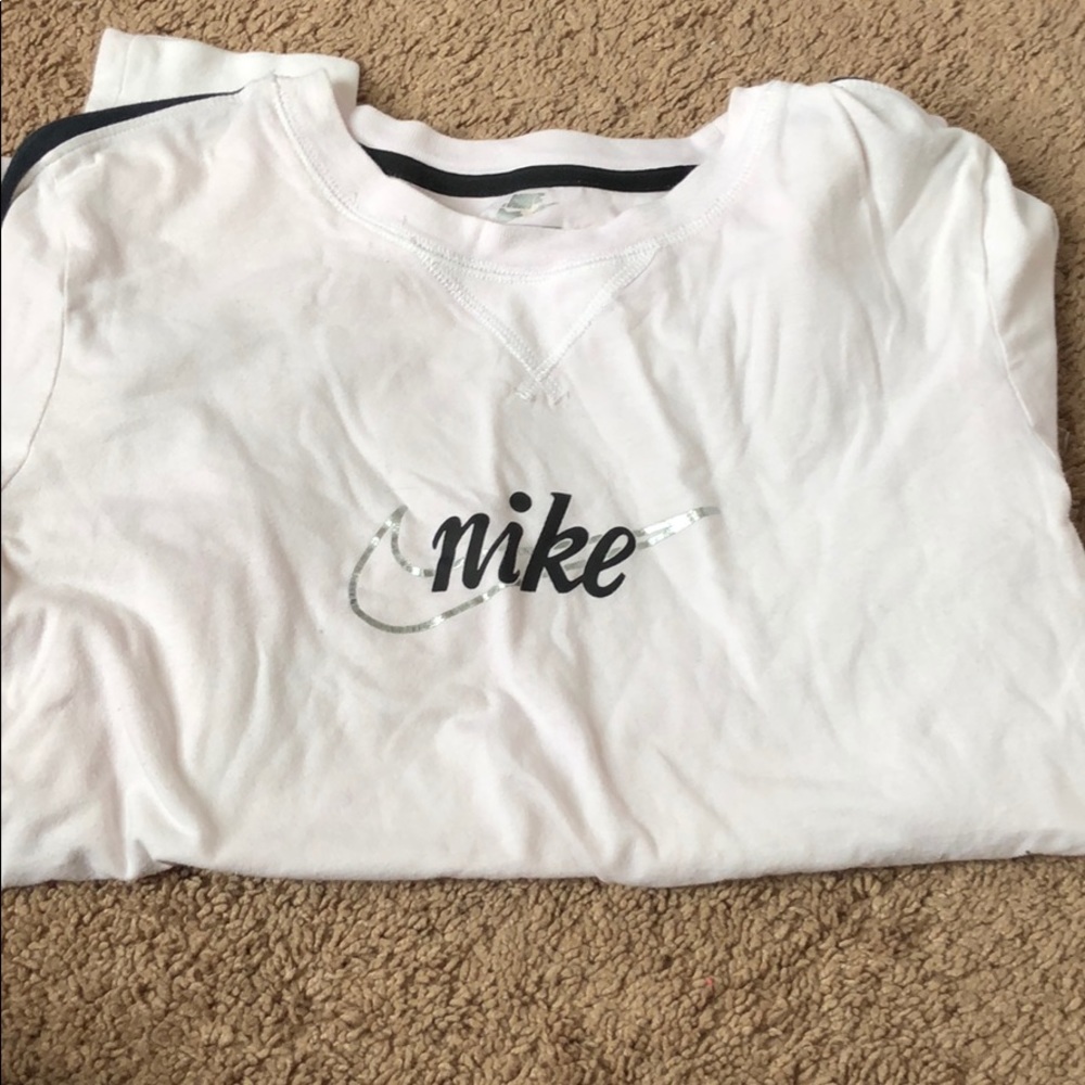 White and black nike long sleeve top
